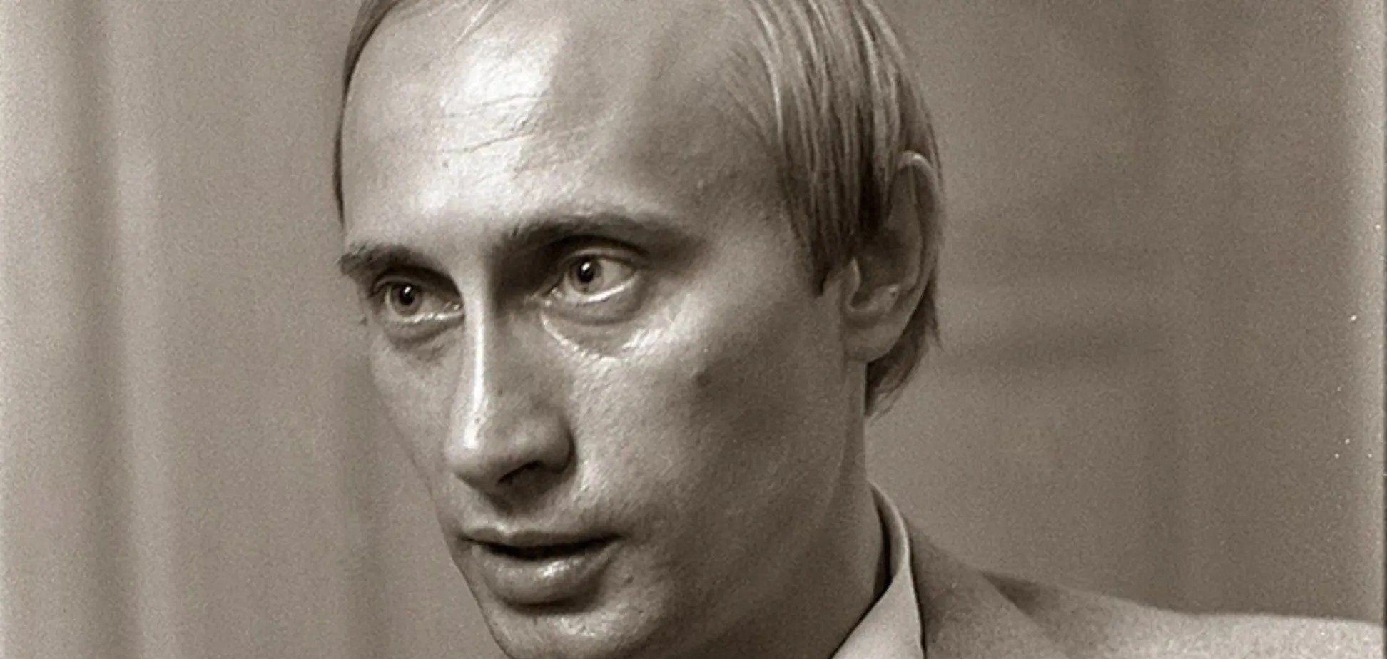 Виріс у прийомних батьків і йому не 70: що спливло про Путіна