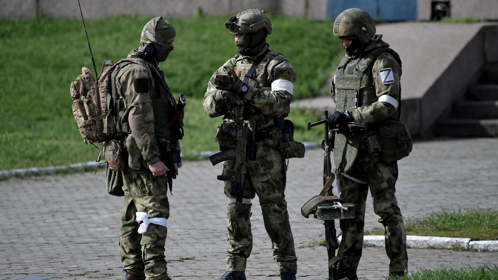 Медик застукав на гарячому 8 окупантів за ганебним заняттям і взяв їх у полон