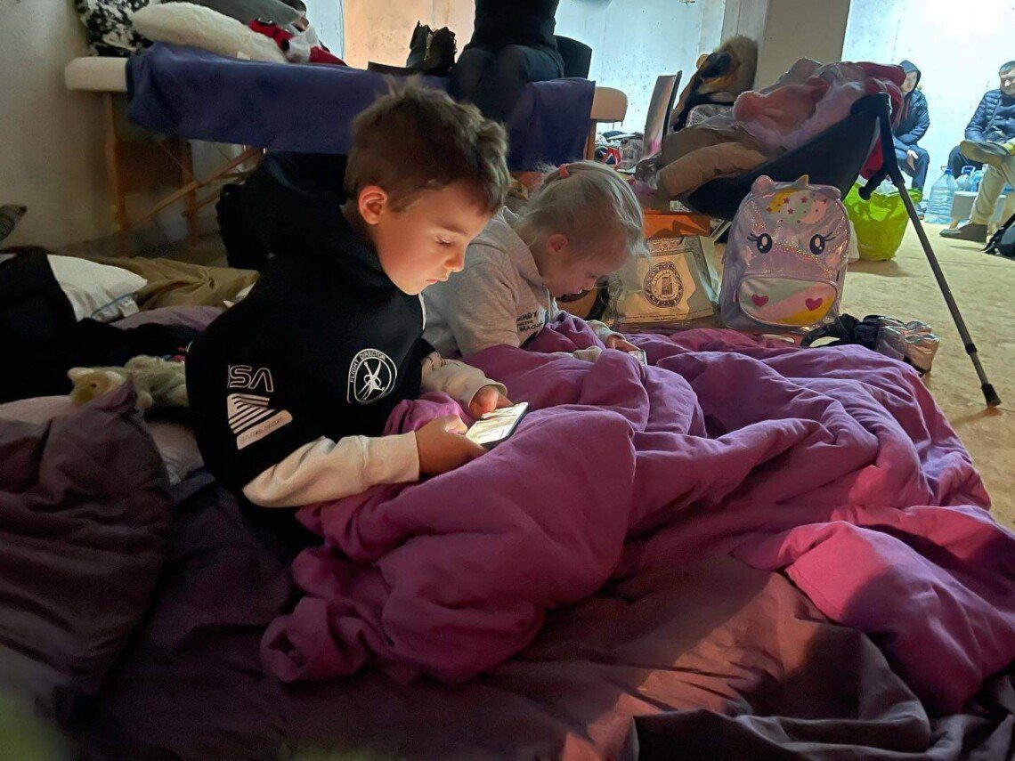 Родители забирают эвакуированных детей обратно в Торецк