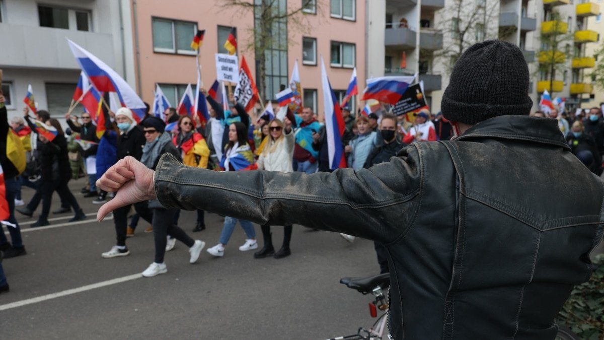 Путинисты в Германии вышли на марш и стали посмешищем ➤ Prozoro.net.ua