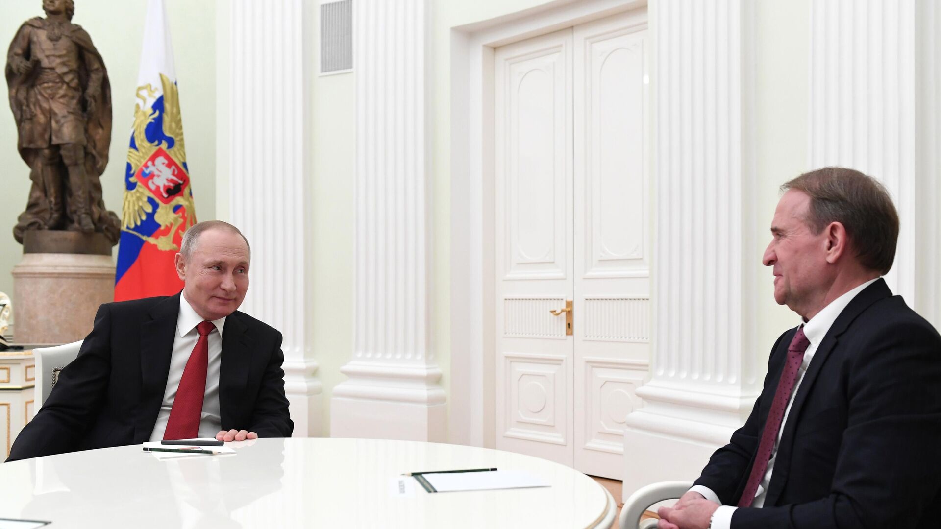 Кум “поплыл”. Медведчук подставил Путина