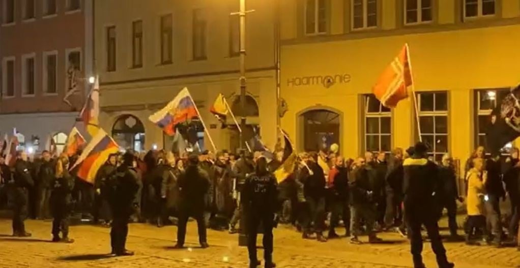 Путинисты в Германии вышли на марш и стали посмешищем