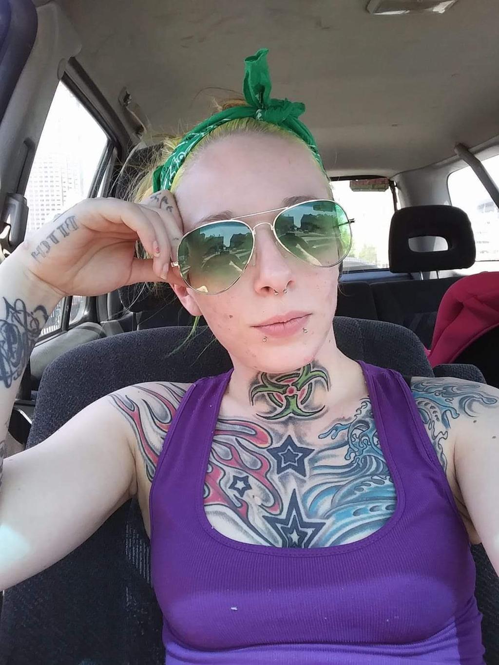 A woman with a full face tattoo whose picture went viral has shocked the Internet with a reverse image