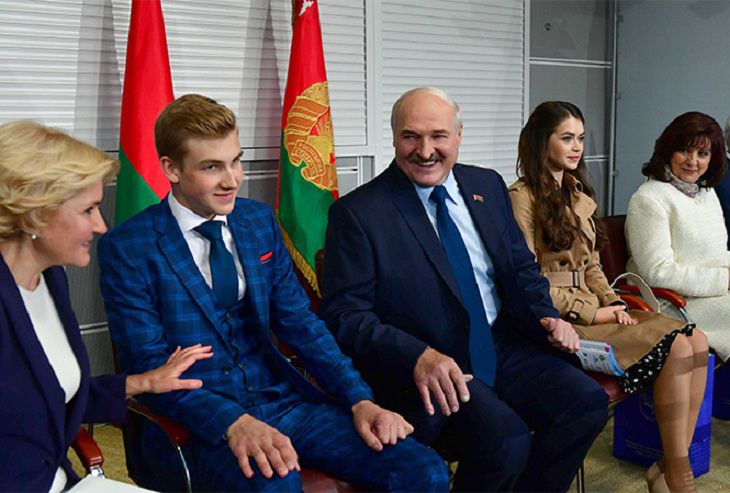 Семья Лукашенко в полном составе покинула Беларусь