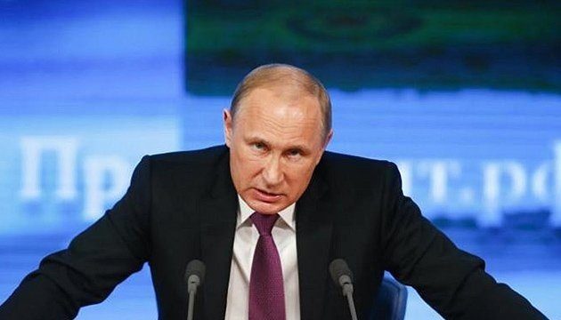 Путін в інтерв’ю Карлсону заплутався у вигадках про Україну