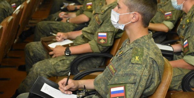 «Шла пена изо рта»: в РФ трое военных курсантов одновременно скончались