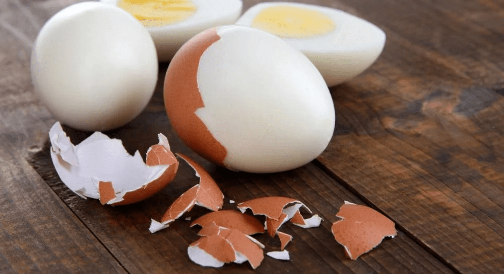 Як правильно зварити яйця до Великодня, аби шкаралупа не потріскалась і легко очищувалась
