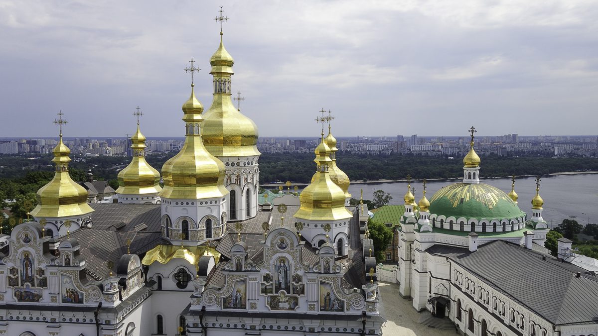 Комиссия Минкульта показала ужасные находки в Лавре