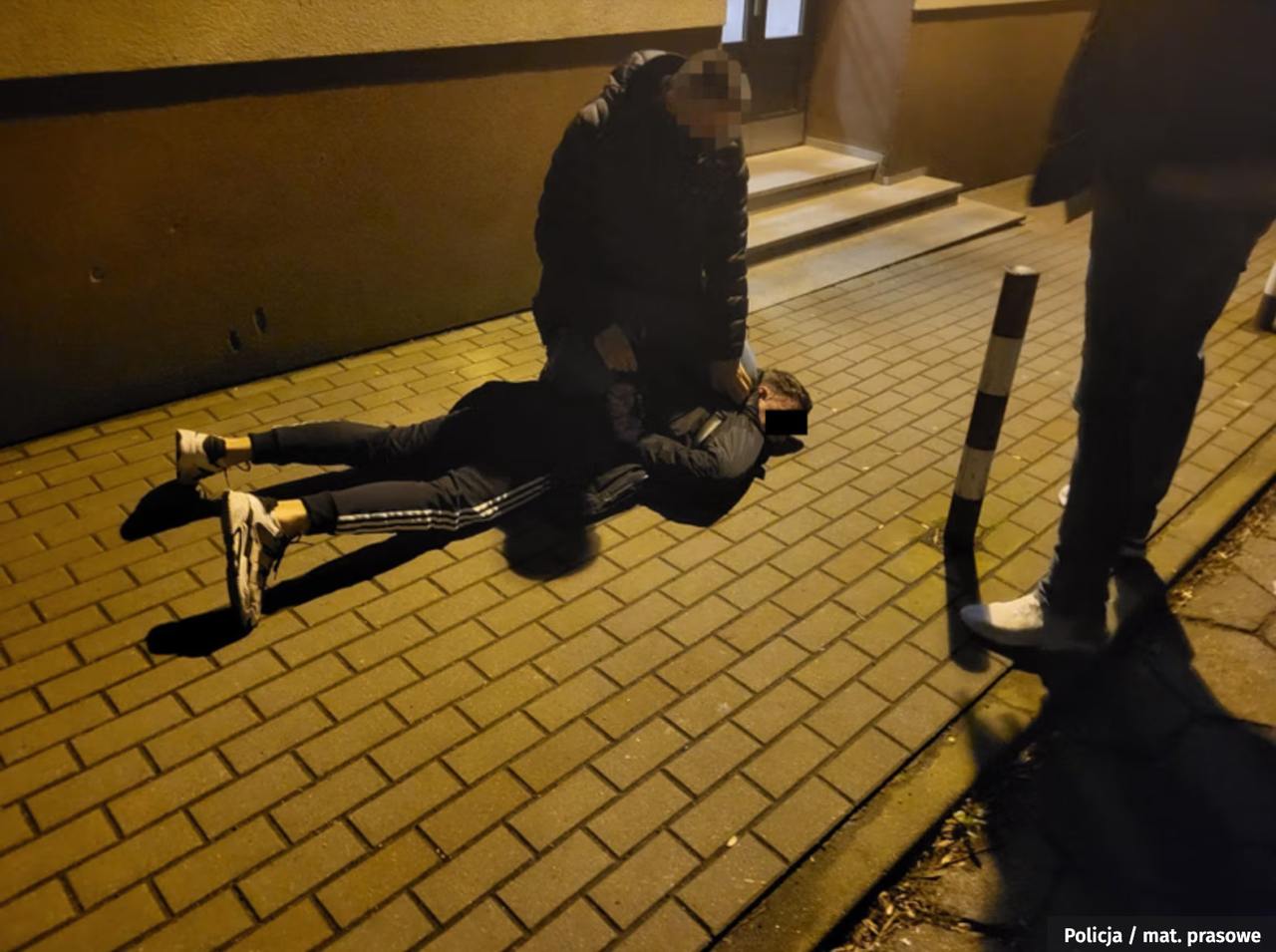 В Польше женщина заплатила мужчине за ночь, а утром он ее ограбил