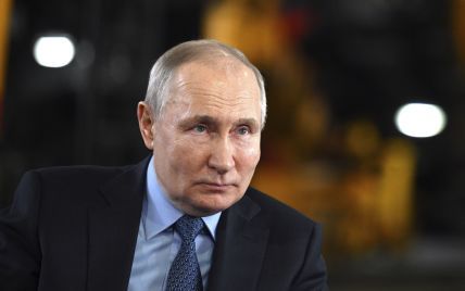 Путіна під час чергової промови “закоротило” (відео)