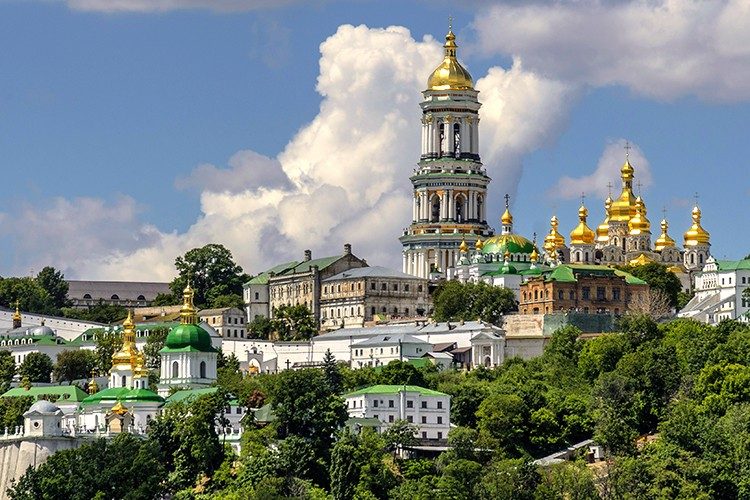 Комиссия Минкульта показала ужасные находки в Лавре