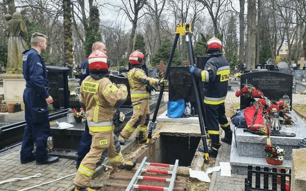 На цвинтарі у Польщі жінка почула благання про допомогу з могили ➤ Prozoro.net.ua