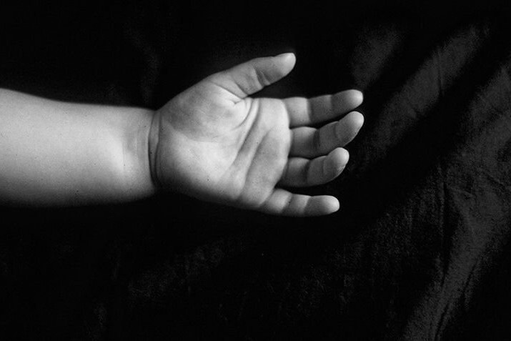 У Вінниці подружжя попросило знайому послідкувати за немовлям: жінка повернула батькам мертву дитину ➤ Prozoro.net.ua