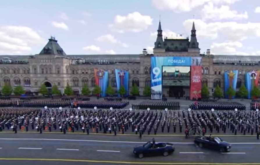 Хакери зламали росТБ, на параді кричали “Слава Україні!”