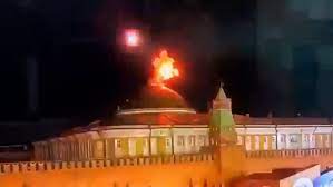 ЗМІ показали момент удару безпілотника по кремлю (відео)