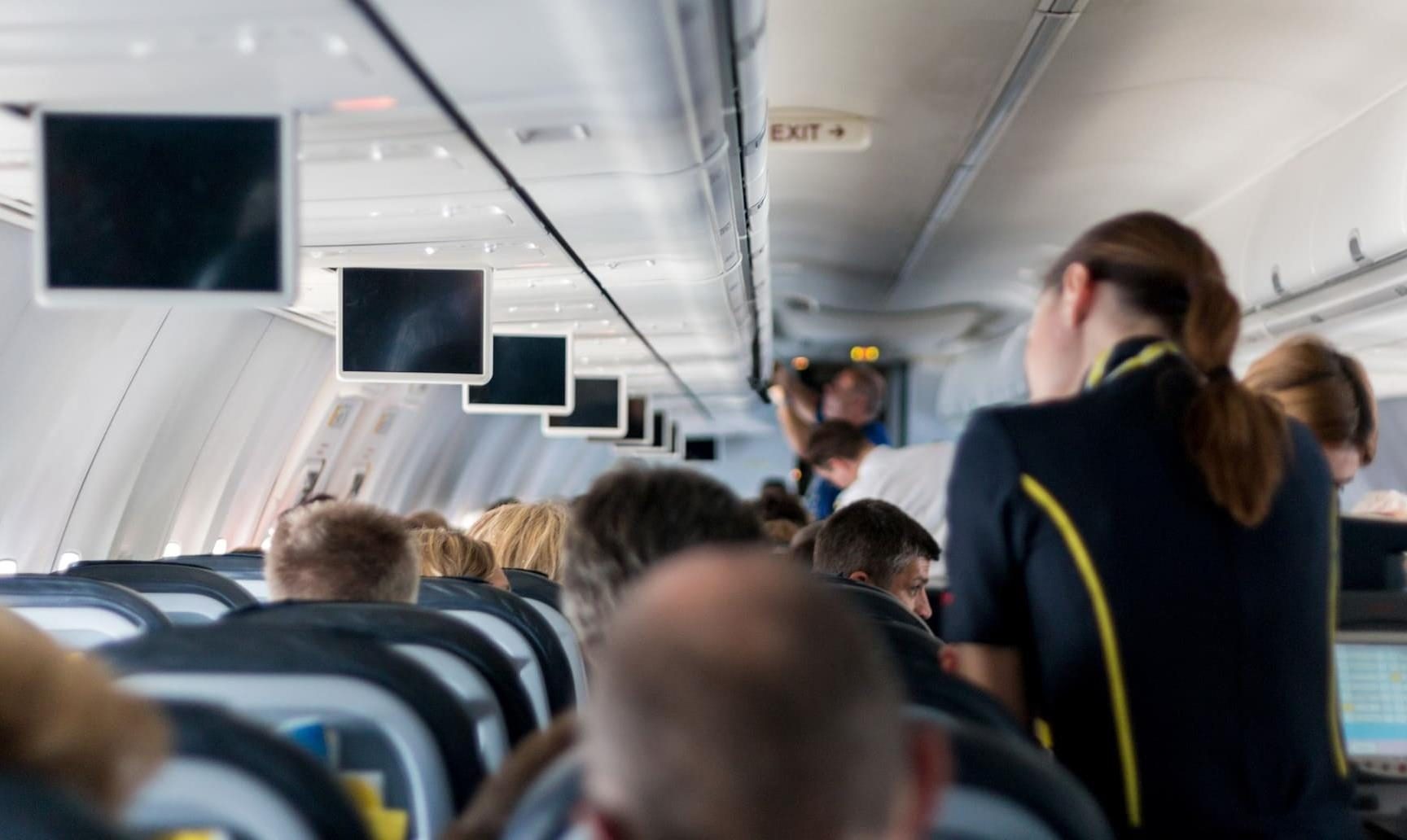 Стюардеса назвала, що найогидніше роблять пасажири ➤ Prozoro.net.ua