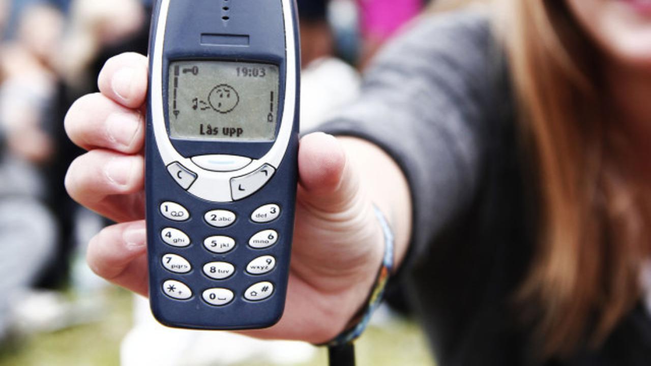 Старые мобильные телефоны могут стоить тысячи евро ➤ Prozoro.net.ua