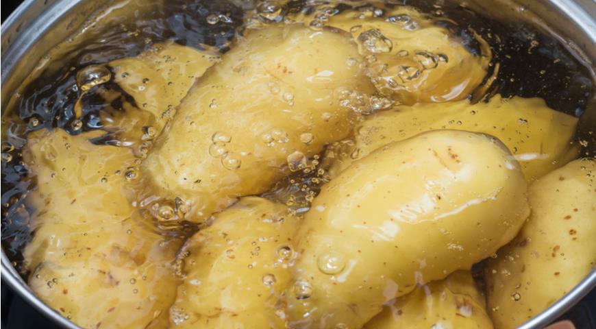 Ніколи не виливайте воду, у якій варилася картопля: ось чому