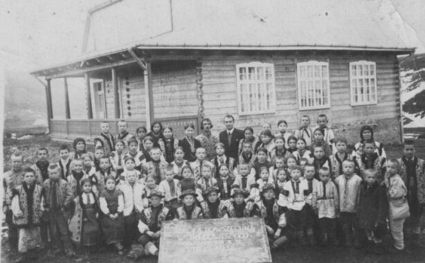 Никаких фартуков: как одевались украинские ученики в начале XX в. 3 Никаких фартуков: как одевались украинские ученики в начале XX в.