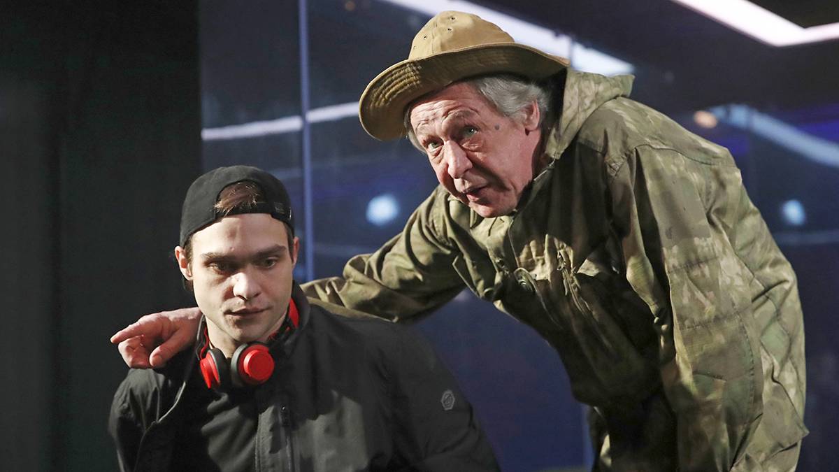 Сын Михаила Ефремова выпал из окна ➤ Prozoro.net.ua