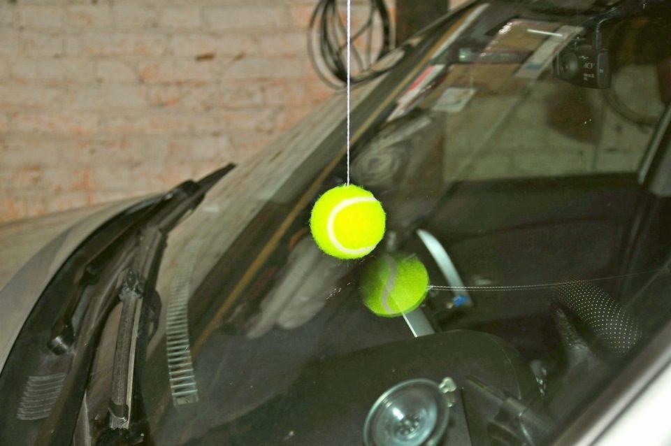 Навіщо тенісний м’ячик у гаражі: цей лайфхак збереже купу грошей ➤ Prozoro.net.ua