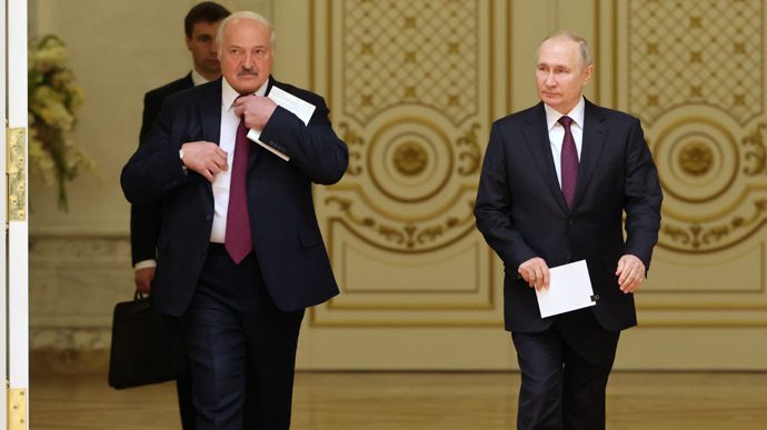 Лукашенко с Путиным готовят вторжение в Польшу: «А я вам покажу карту»