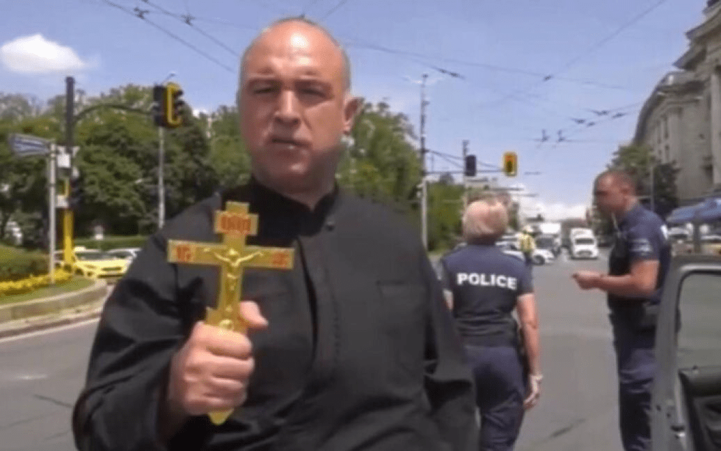 У Болгарії “священник” з хрестом накинувся на Зеленського: ким насправді виявився провокатор ➤ Prozoro.net.ua