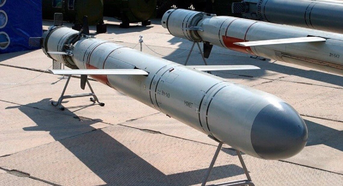 Западные компании до сих пор помогают России производить ракеты – аналитик