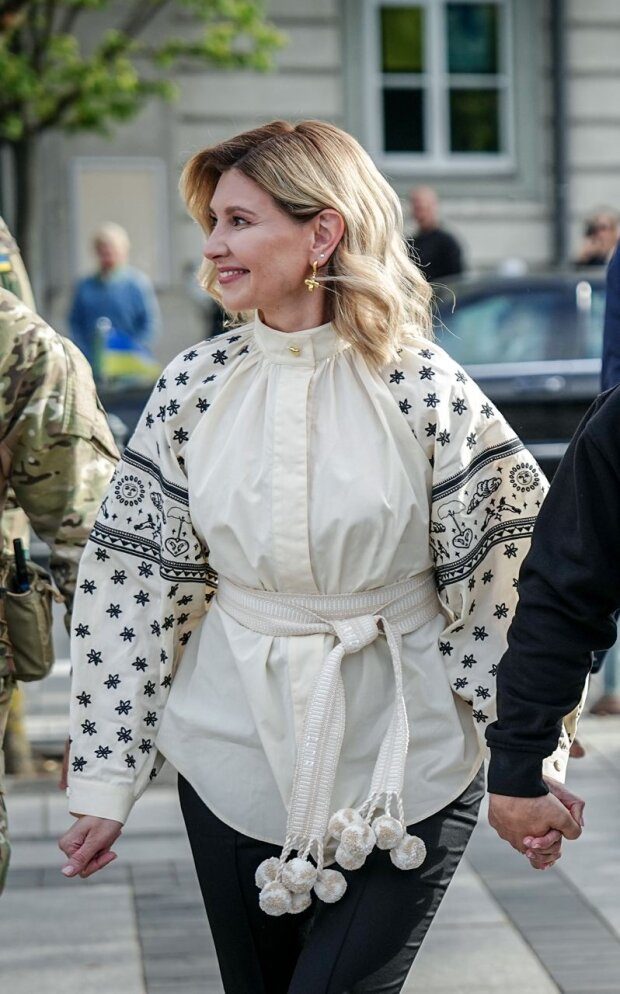 Елена Зеленская в необычной вышиванке произвела фурор в Литве