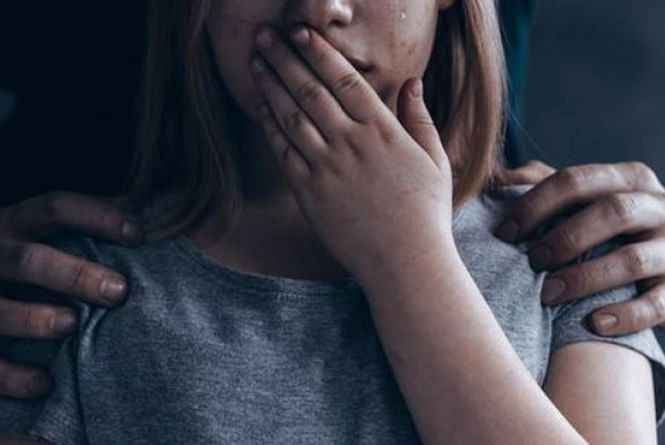 У Росії збоченець зґвалтував дітей у таборі, серед жертв – 4 дівчат з України