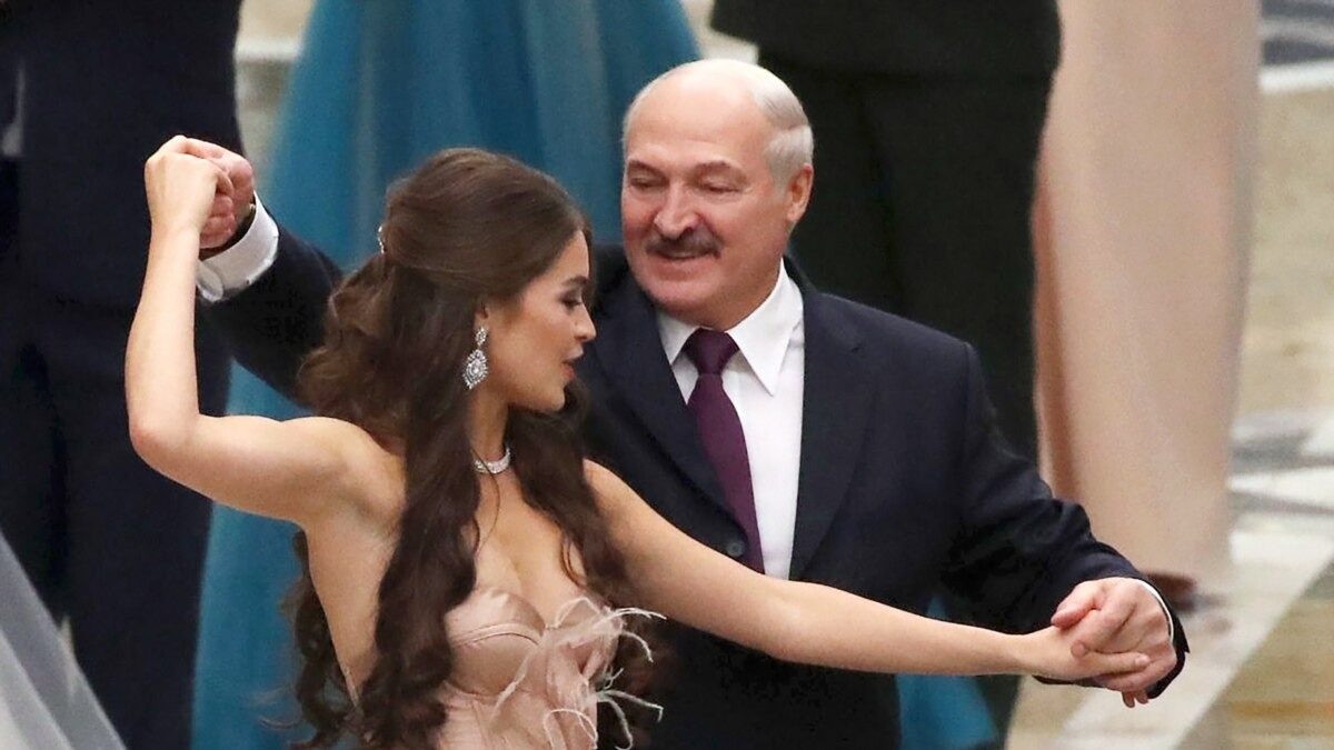 “Гарем” молодых фавориток: что скрывает борец за скрепы Лукашенко
