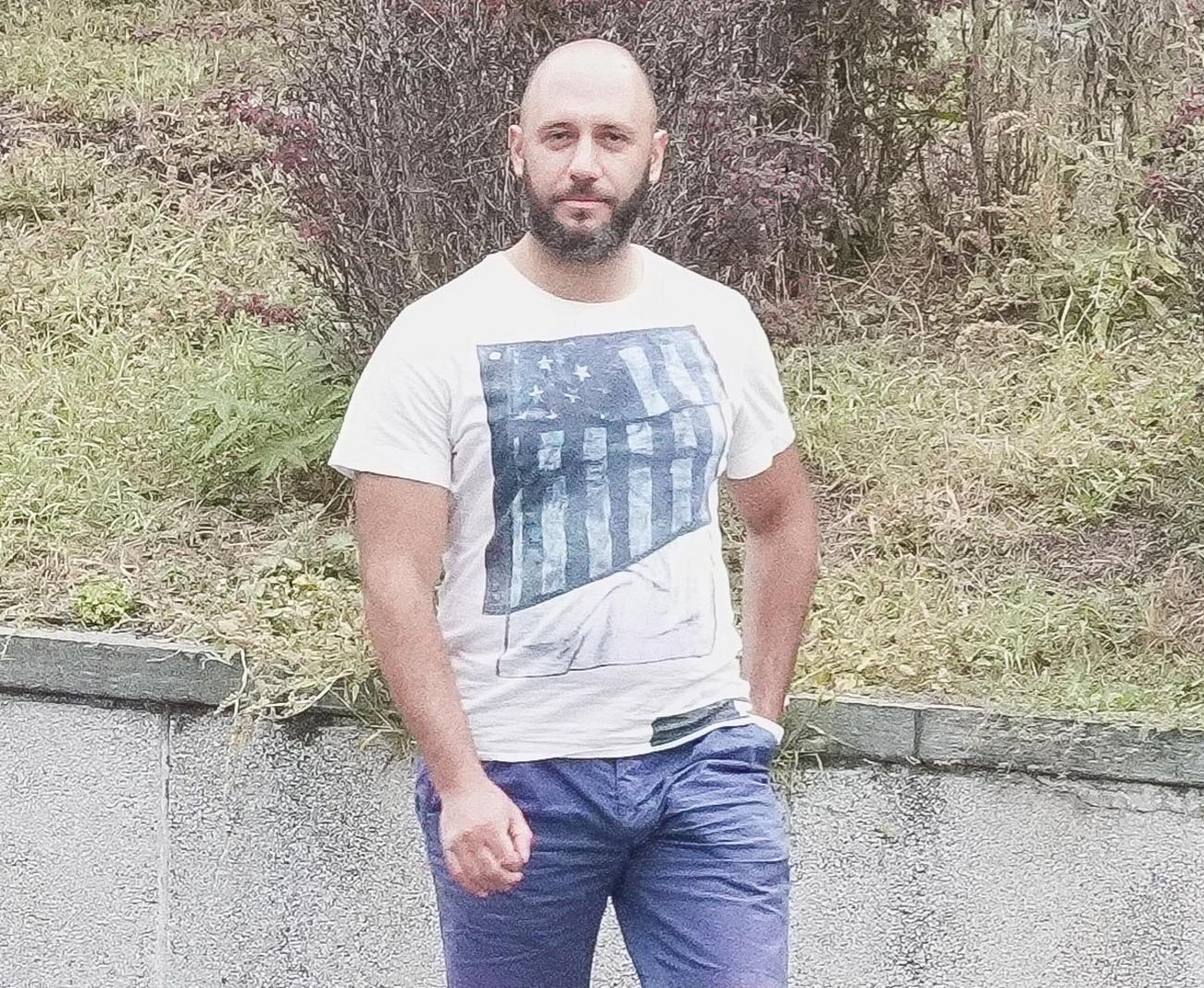 Чоловік на льоту схопив дитину, яка випала з 5 поверху