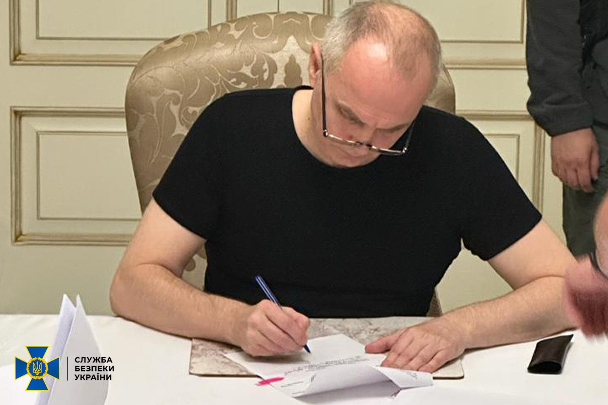 «Набор старого ватника»: что нашли во время обысков у Шуфрича ➤ Prozoro.net.ua