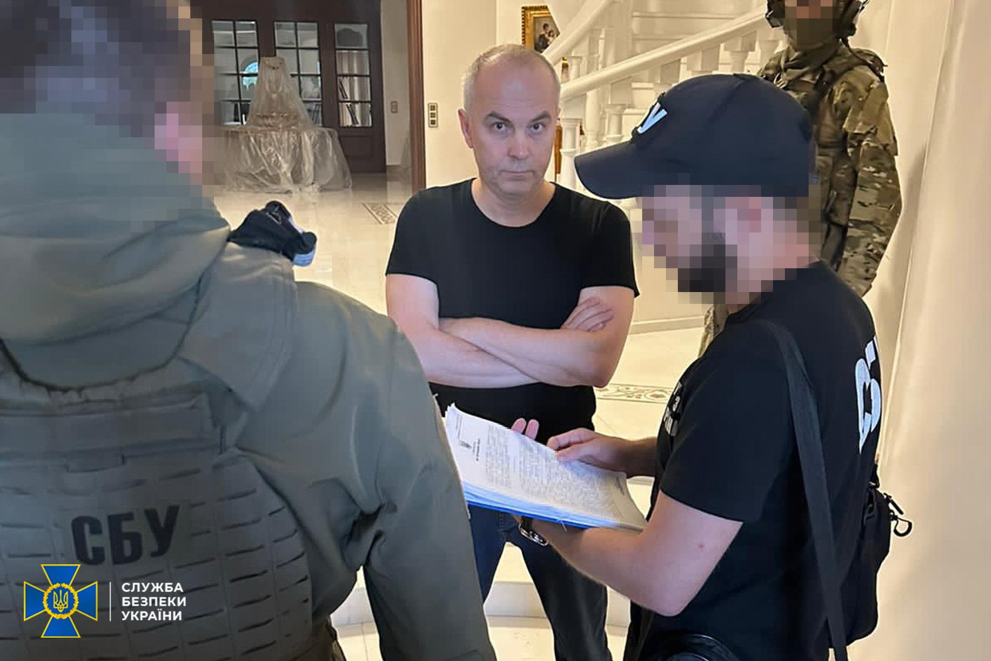 «Набор старого ватника»: что нашли во время обысков у Шуфрича