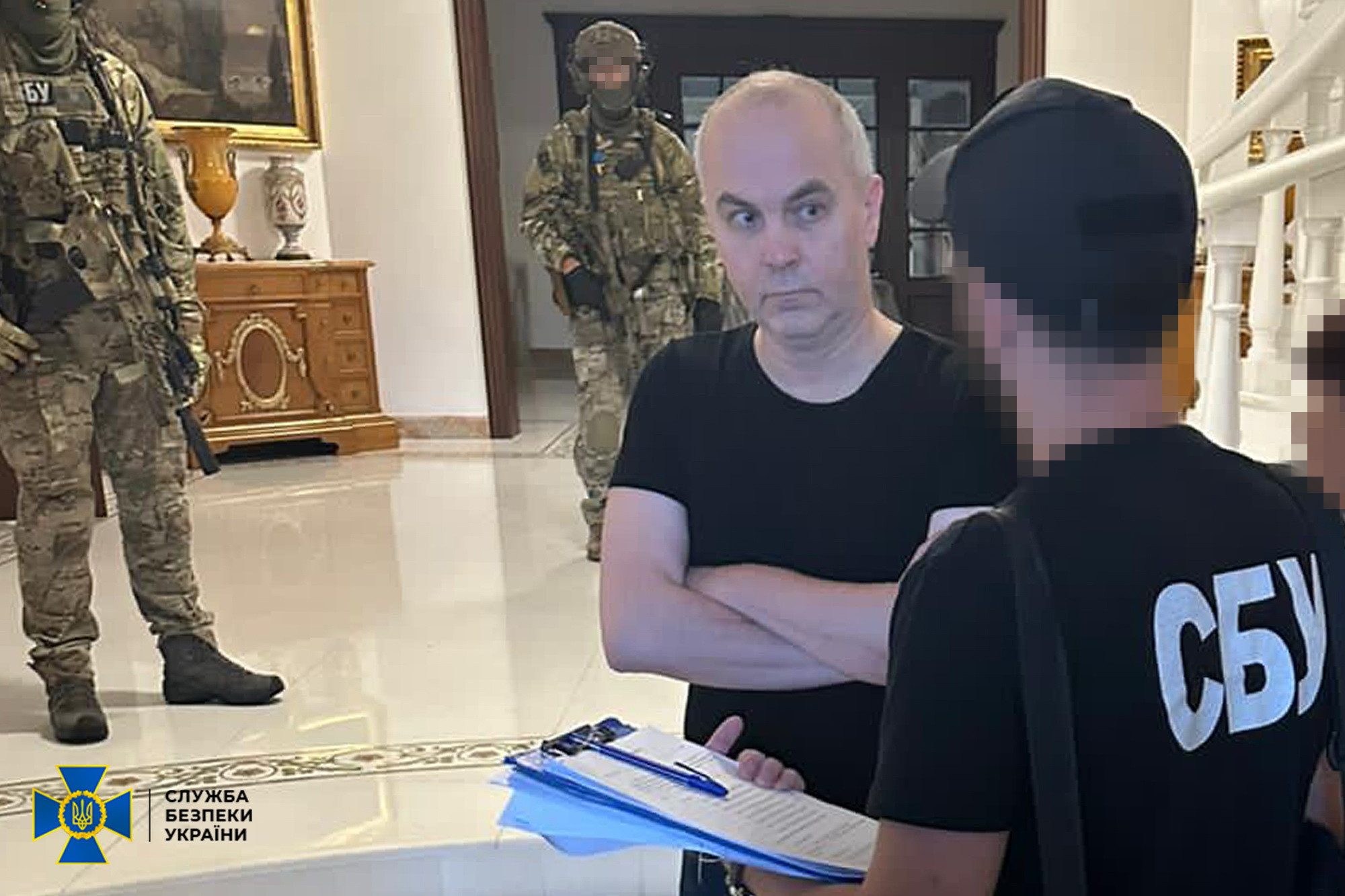 «Набор старого ватника»: что нашли во время обысков у Шуфрича