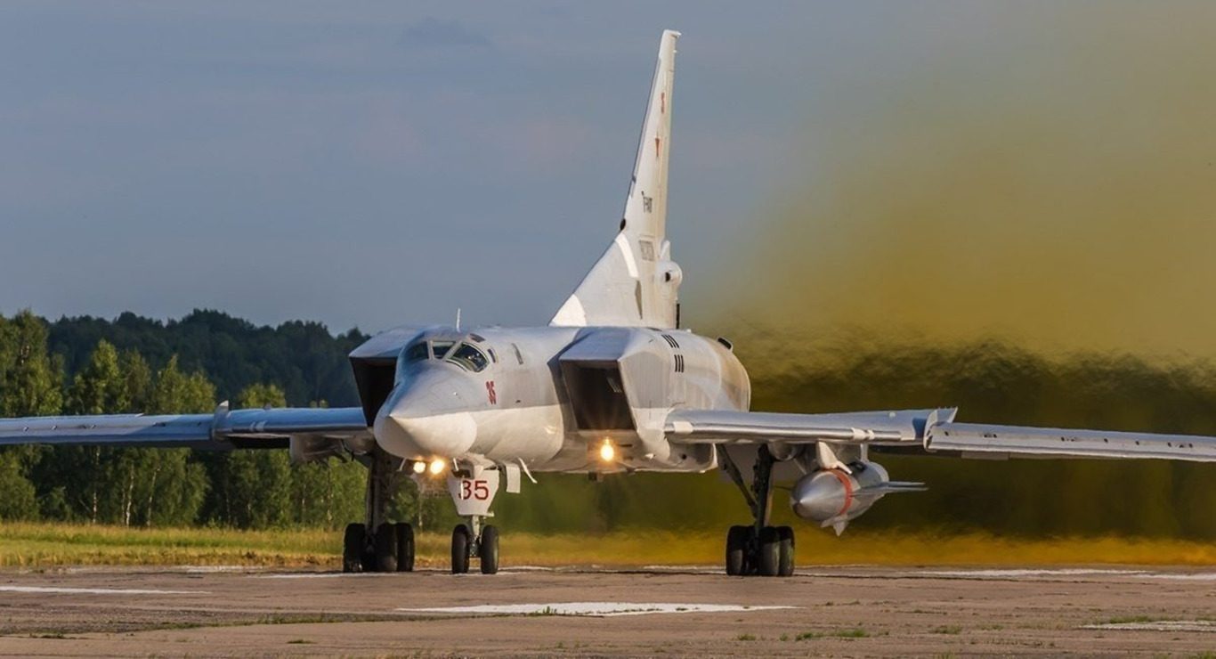 Буданов: Ющенко после Кучмы уничтожил последние бомбардировщики Ту-22М3