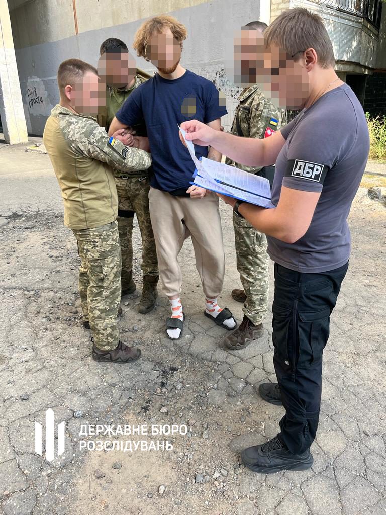 Військовослубовець-втікач глузував з правоохоронців: що з ним зробили