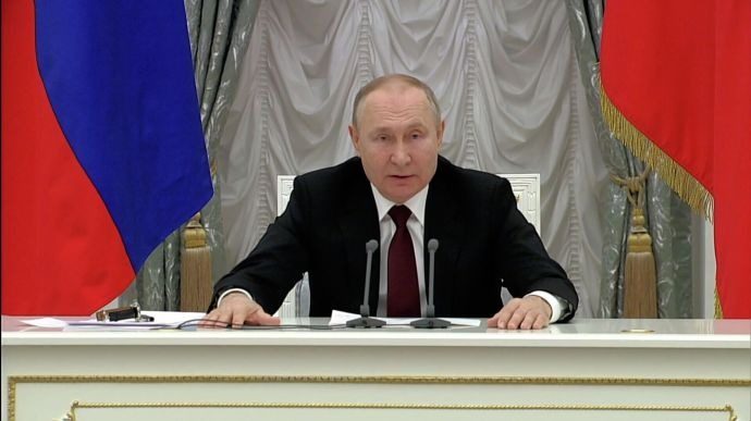 Путин уже давно никто: вот кто на самом деле “рулит” Россией