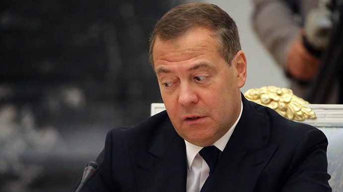 Медведєв несподівано згадав про можливість переговорів між РФ та Україною