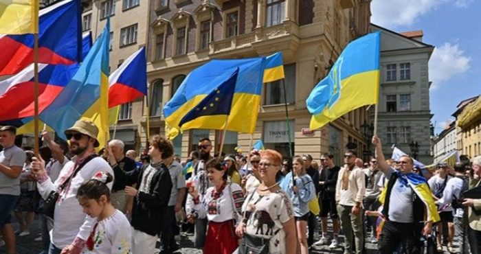 Сотни тысяч украинских беженцев покинули Чехию