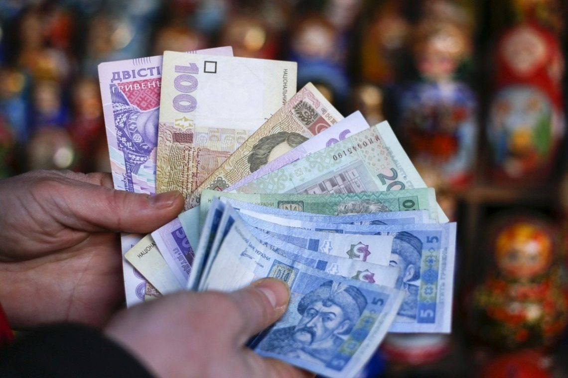 Доплата пенсіонерам за вік: хто має право та яка сума