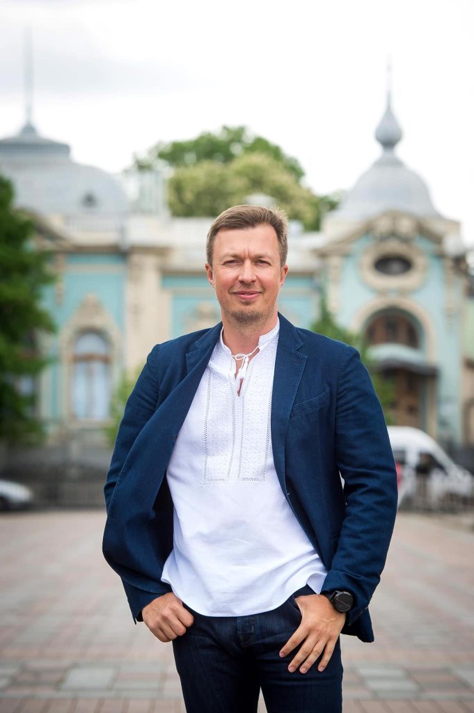 Нардеп Ніколаєнко на трасі Київ-Чоп убив 18-річну дівчину: фото 8 Нардеп Ніколаєнко на трасі Київ-Чоп убив 18-річну дівчину: фото