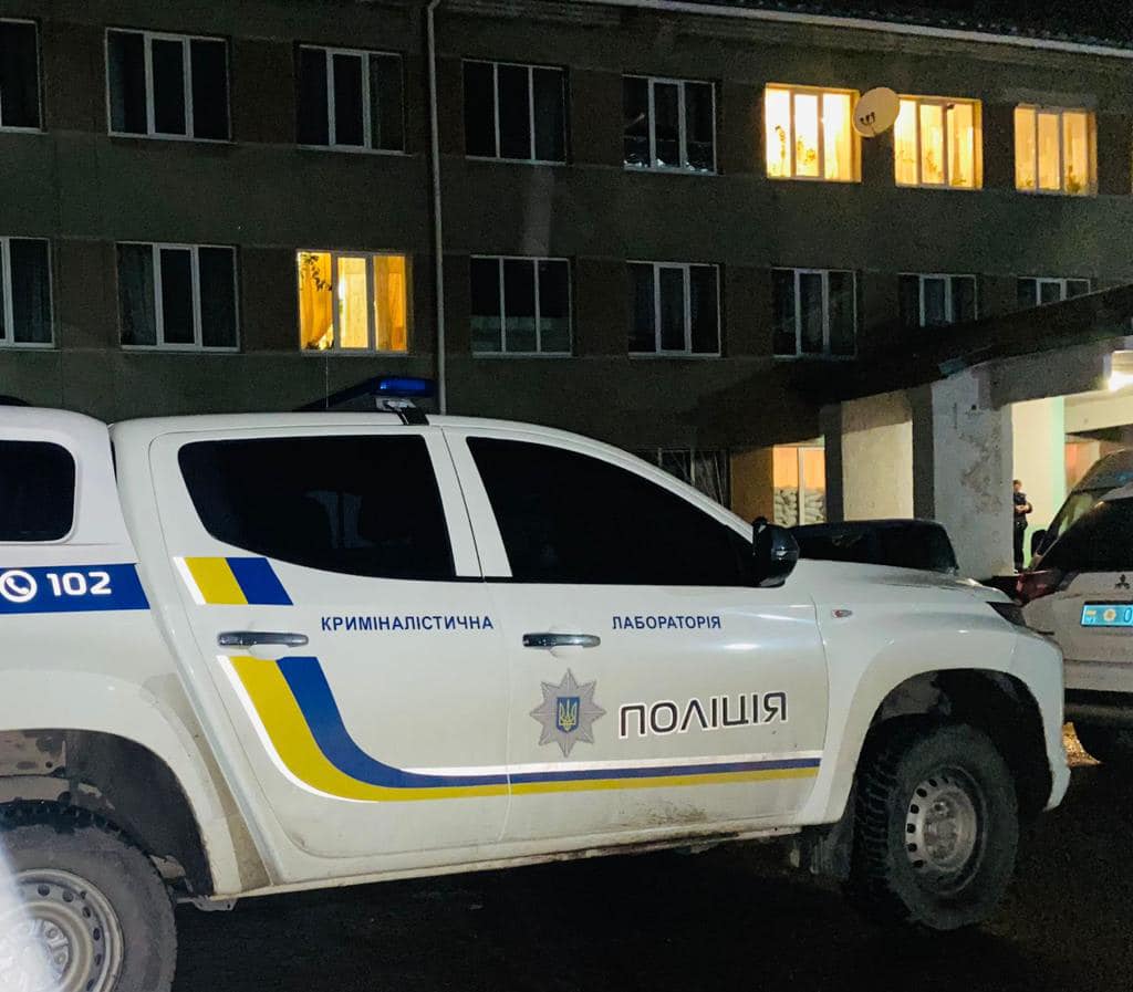 Затримали вчителя, на занятті у якого застрелили учня: фото