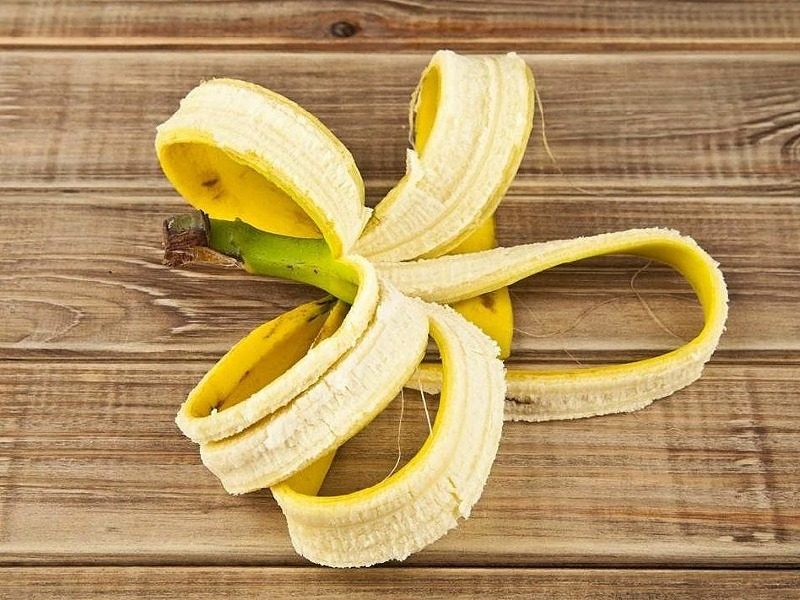 Не выбрасывайте это сокровище: как применять банановую кожуру