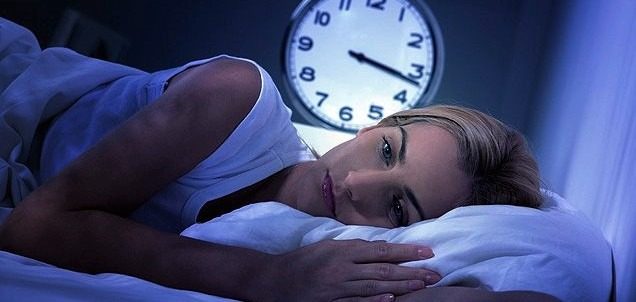 Как быстро уснуть, если проснулись посреди ночи: простой способ