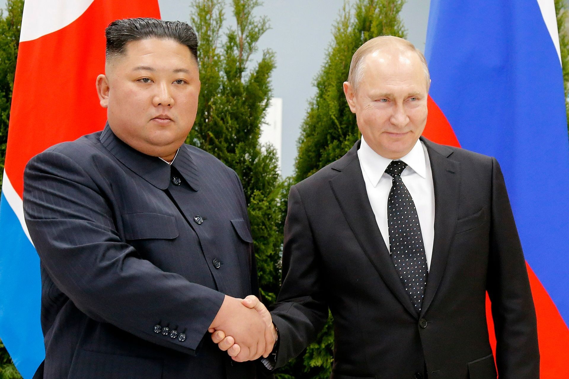 Путін не очікував: у росіян розриває техніку через снаряди КНДР