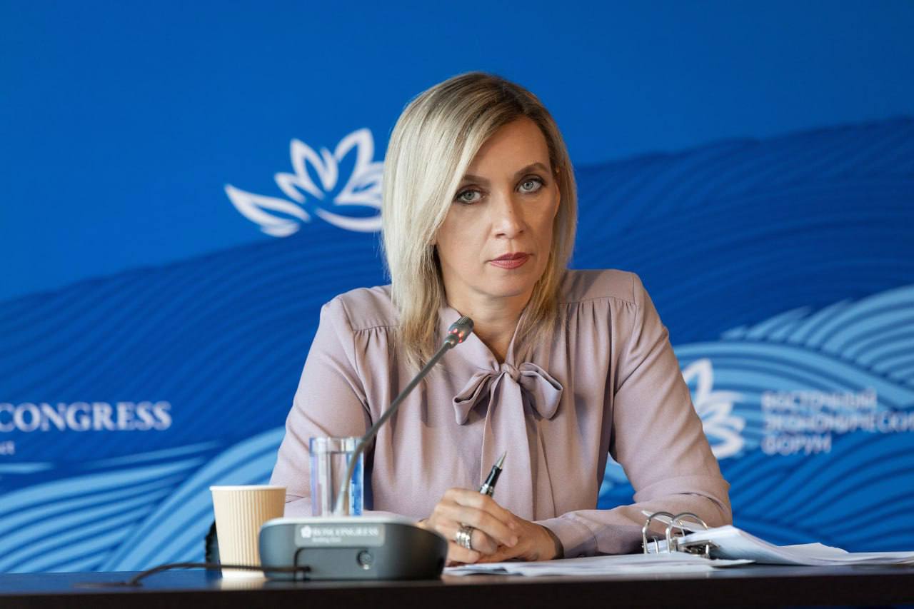 Болгарія не пустила літак з Лавровим та Захаровою