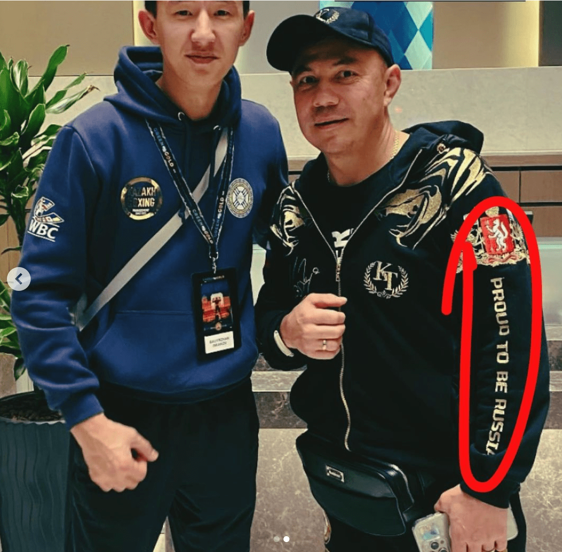 Костя Цзю прибыл на конгресс WBC в костюме с флагом РФ (фото)