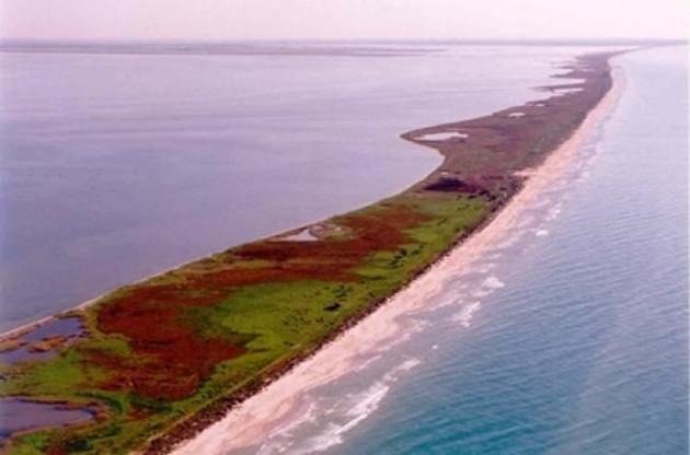 Чудо на Тузловских лиманах: в Одесской области море пробило себе путь