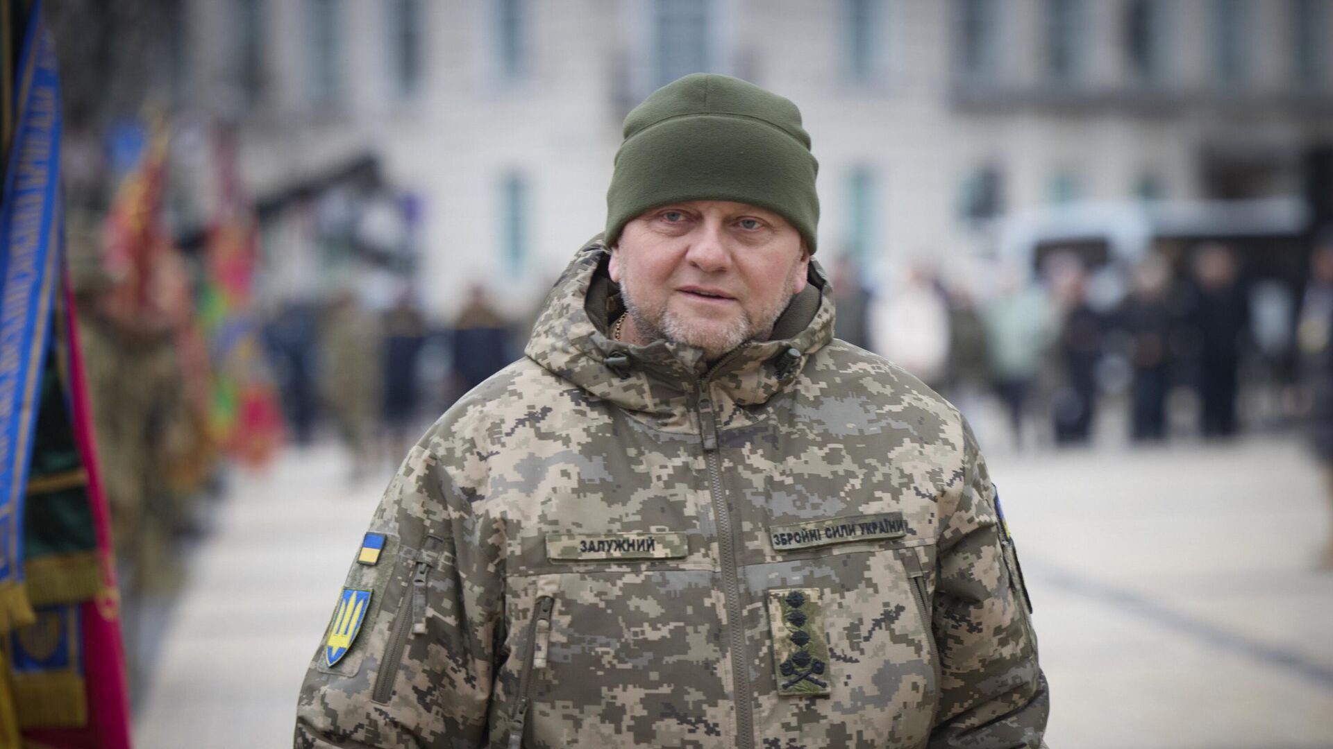 Залужний висловився, що думає про чоловіків, які перебувають за кордоном